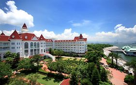 Hong Kong Disneyland Hotel